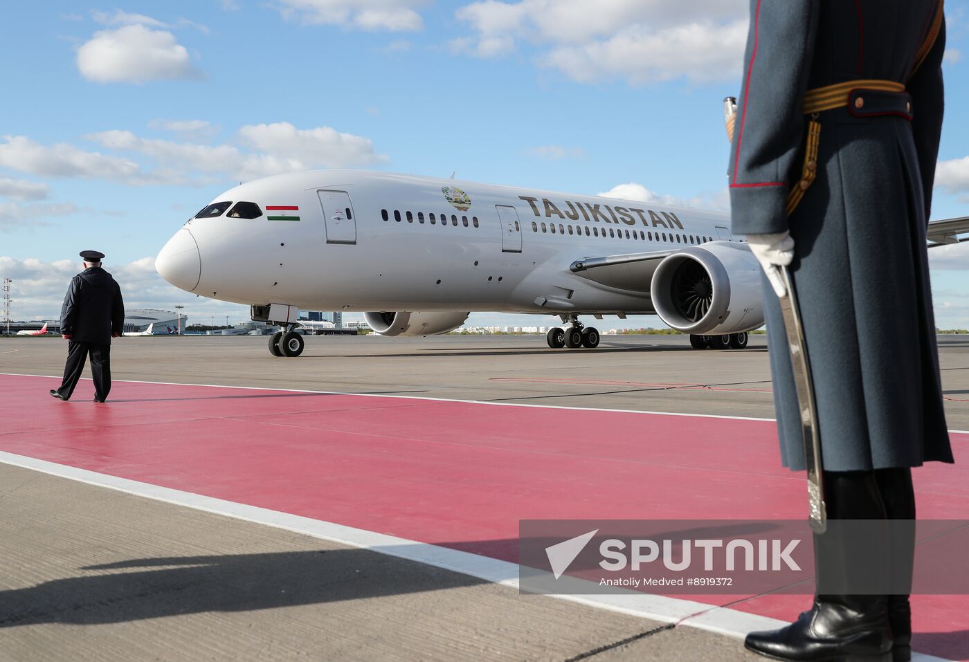 Arrival of President of Tajikistan Emomali Rahmon in Moscow to attend celebrations of 80th anniversary of Victory