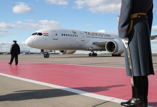 Arrival of President of Tajikistan Emomali Rahmon in Moscow to attend celebrations of 80th anniversary of Victory
