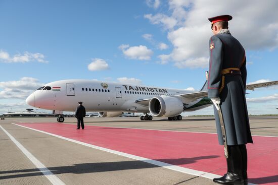 Arrival of President of Tajikistan Emomali Rahmon in Moscow to attend celebrations of 80th anniversary of Victory