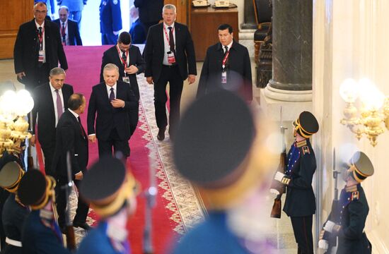 President of Uzbekistan Shavkat Mirziyoyev arrives in the Kremlin for a gala concert held for heads of foreign delegations invited to the celebrations of the 80th anniversary of Victory in the Great Patriotic War. Location: Russia, Moscow. Author: Alexandr Kryazhev/Sputnik. Heads of foreign delegations arrive in Kremlin for gala concert