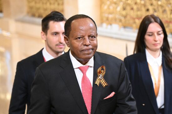 President of Russia Vladimir Putin and President of Ethiopia Taye Atske Selassie, who arrived in the Kremlin for a gala concert for heads of foreign delegations attending the 80th anniversary of Victory in the Great Patriotic War. Location: Russia, Moscow. Author: Alexandr Kryazhev/Sputnik. Heads of foreign delegations arrive in Kremlin for gala concert