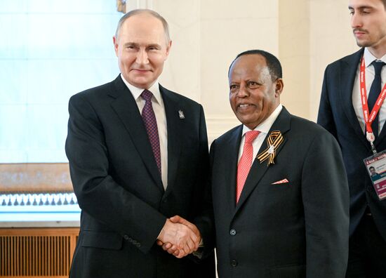 President of Russia Vladimir Putin and President of Ethiopia Taye Atske Selassie, who arrived in the Kremlin for a gala concert for heads of foreign delegations attending the 80th anniversary of Victory in the Great Patriotic War. Location: Russia, Moscow. Author: Sergey Bobylev/Sputnik. Heads of foreign delegations arrive in Kremlin for gala concert