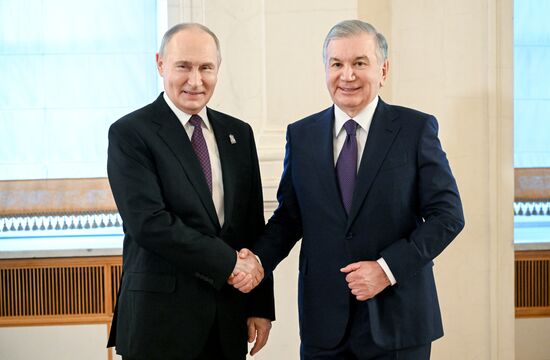 President of Russia Vladimir Putin and President of Uzbekistan Shavkat Mirziyoyev, who arrived in the Kremlin for a gala concert for heads of foreign delegations attending the 80th anniversary of Victory in the Great Patriotic War. Location: Russia, Moscow. Author: Sergey Bobylev/Sputnik. Heads of foreign delegations arrive in Kremlin for gala concert