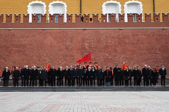Wreath-laying ceremony at the Tomb of the Unknown Soldier