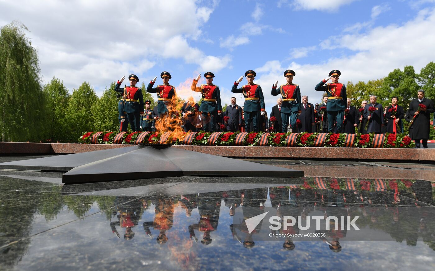 Wreath-laying ceremony at the Tomb of the Unknown Soldier