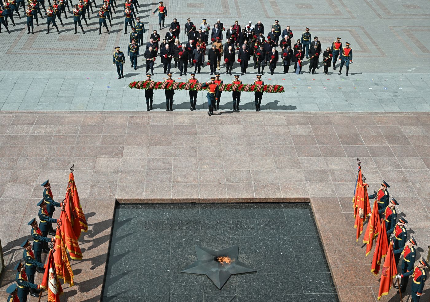 Wreath-laying ceremony at the Tomb of the Unknown Soldier