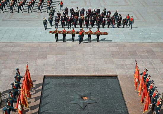 Wreath-laying ceremony at the Tomb of the Unknown Soldier
