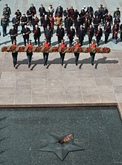 Wreath-laying ceremony at the Tomb of the Unknown Soldier