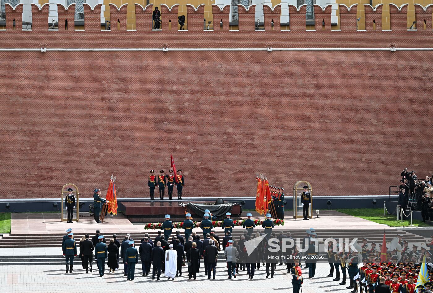 Wreath-laying ceremony at the Tomb of the Unknown Soldier
