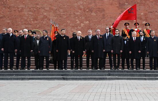 President of Russia Vladimir Putin and foreign leaders at a joint wreath-laying ceremony at the Tomb of the Unknown Soldier in Alexander Garden, Moscow. Russia marks the 80th anniversary of Victory in the Great Patriotic War of 1941-1945. Location: Russia, Moscow. Author: Kirill Zykov/Sputnik. Wreath-laying ceremony at the Tomb of the Unknown Soldier