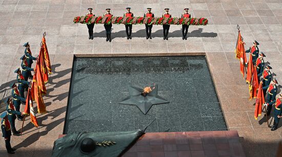 Wreath-laying ceremony at the Tomb of the Unknown Soldier