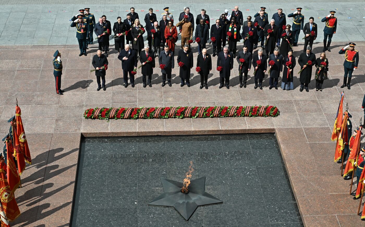 Wreath-laying ceremony at the Tomb of the Unknown Soldier