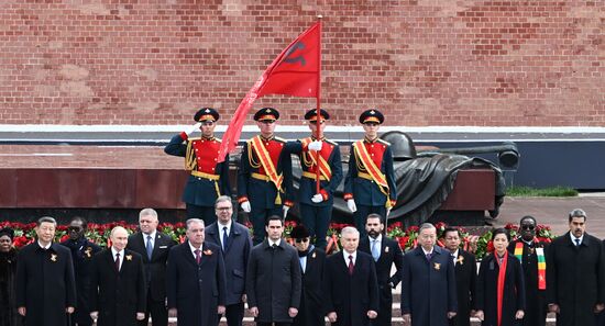 Wreath-laying ceremony at the Tomb of the Unknown Soldier