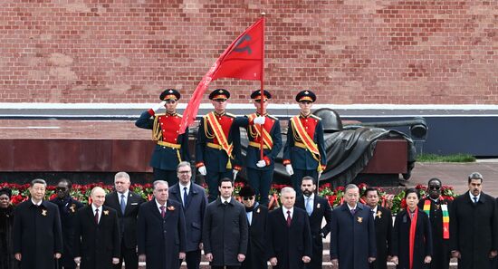 President of Russia Vladimir Putin and foreign leaders at a joint wreath-laying ceremony at the Tomb of the Unknown Soldier in Alexander Garden, Moscow. Russia marks the 80th anniversary of Victory in the Great Patriotic War of 1941-1945. Location: Russia, Moscow. Author: Maksim Blinov/Sputnik. Wreath-laying ceremony at the Tomb of the Unknown Soldier