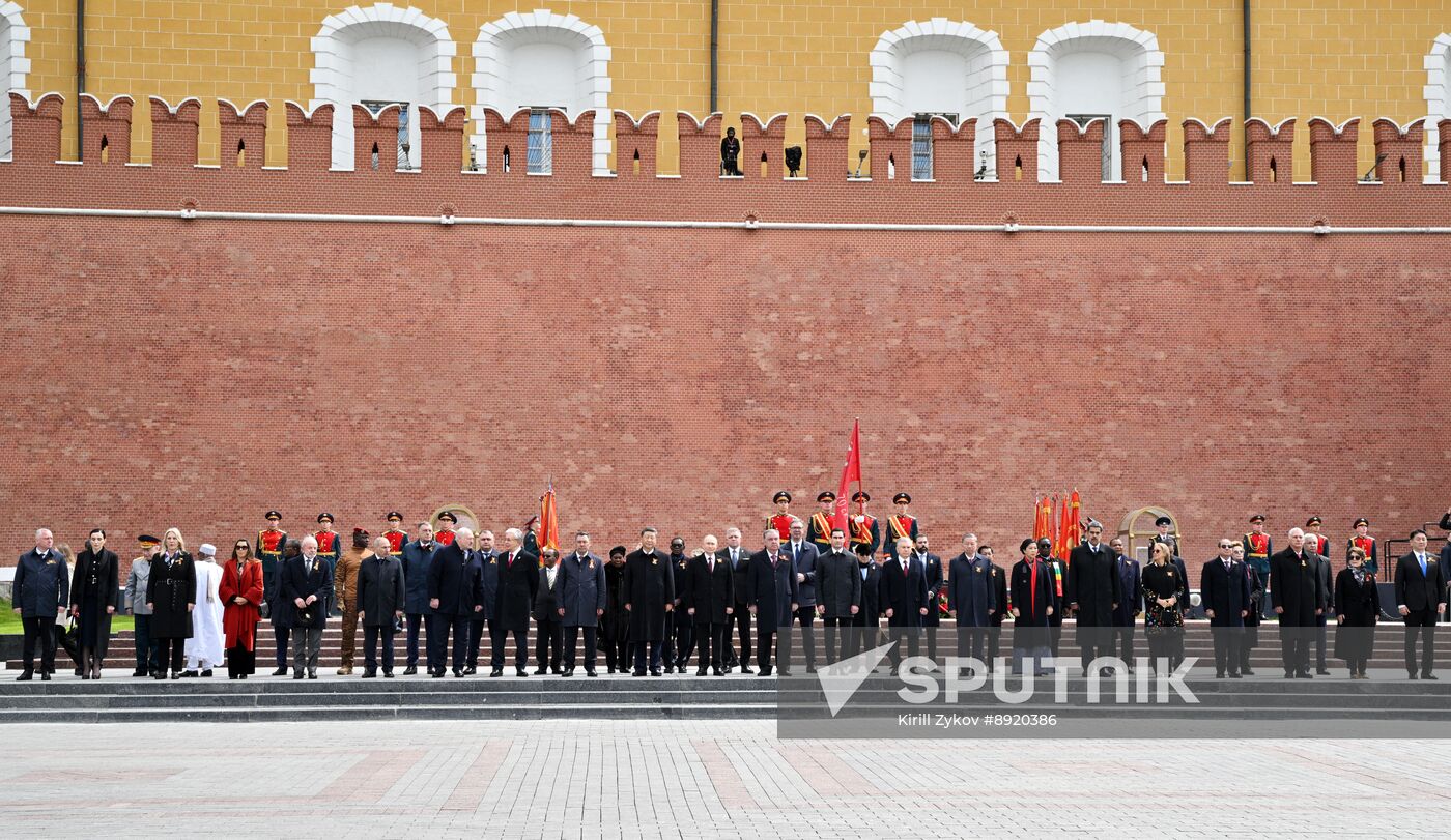 Wreath-laying ceremony at the Tomb of the Unknown Soldier