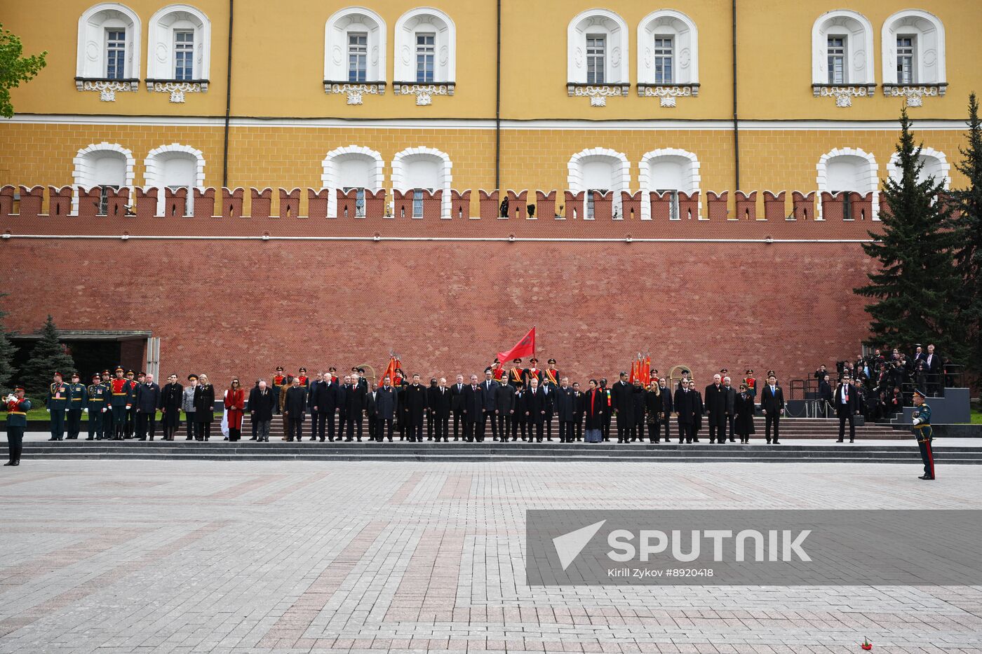 Wreath-laying ceremony at the Tomb of the Unknown Soldier