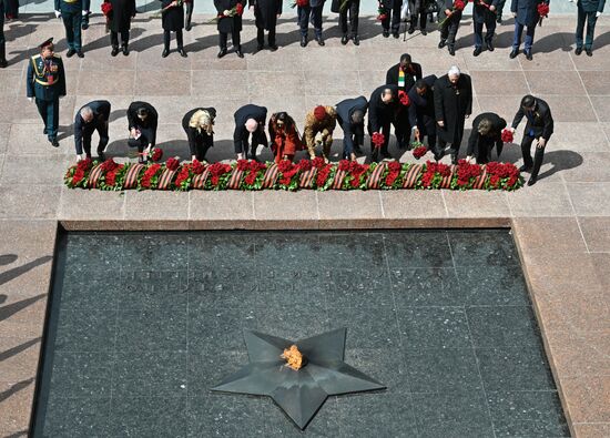 Wreath-laying ceremony at the Tomb of the Unknown Soldier