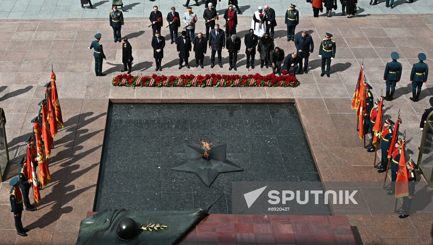 Wreath-laying ceremony at the Tomb of the Unknown Soldier