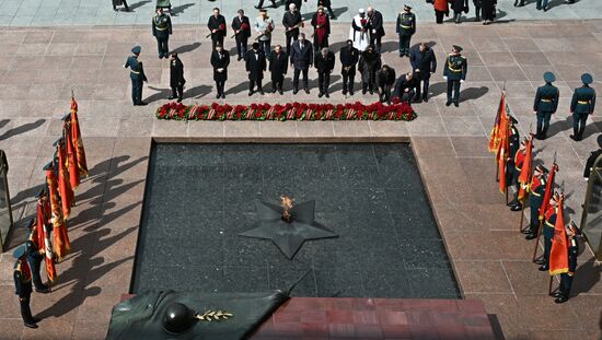 Wreath-laying ceremony at the Tomb of the Unknown Soldier