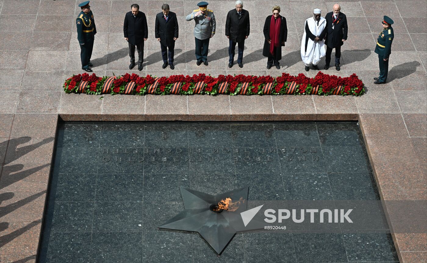Wreath-laying ceremony at the Tomb of the Unknown Soldier