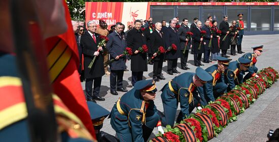 Wreath-laying ceremony at the Tomb of the Unknown Soldier