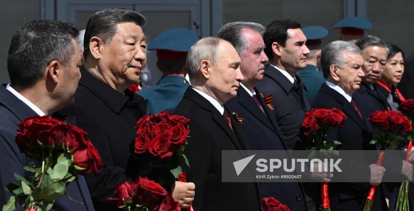 Wreath-laying ceremony at the Tomb of the Unknown Soldier