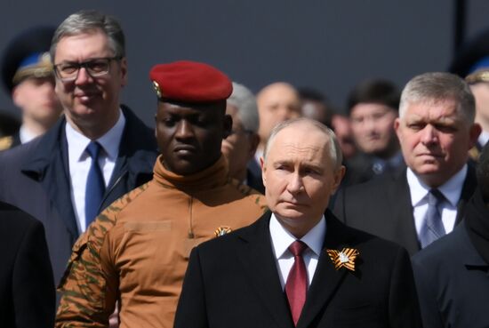 Wreath-laying ceremony at the Tomb of the Unknown Soldier