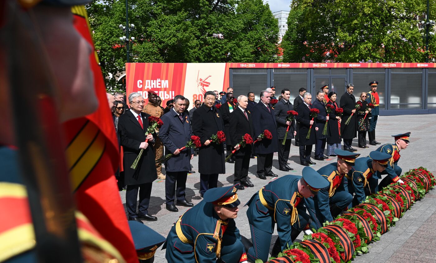 Wreath-laying ceremony at the Tomb of the Unknown Soldier