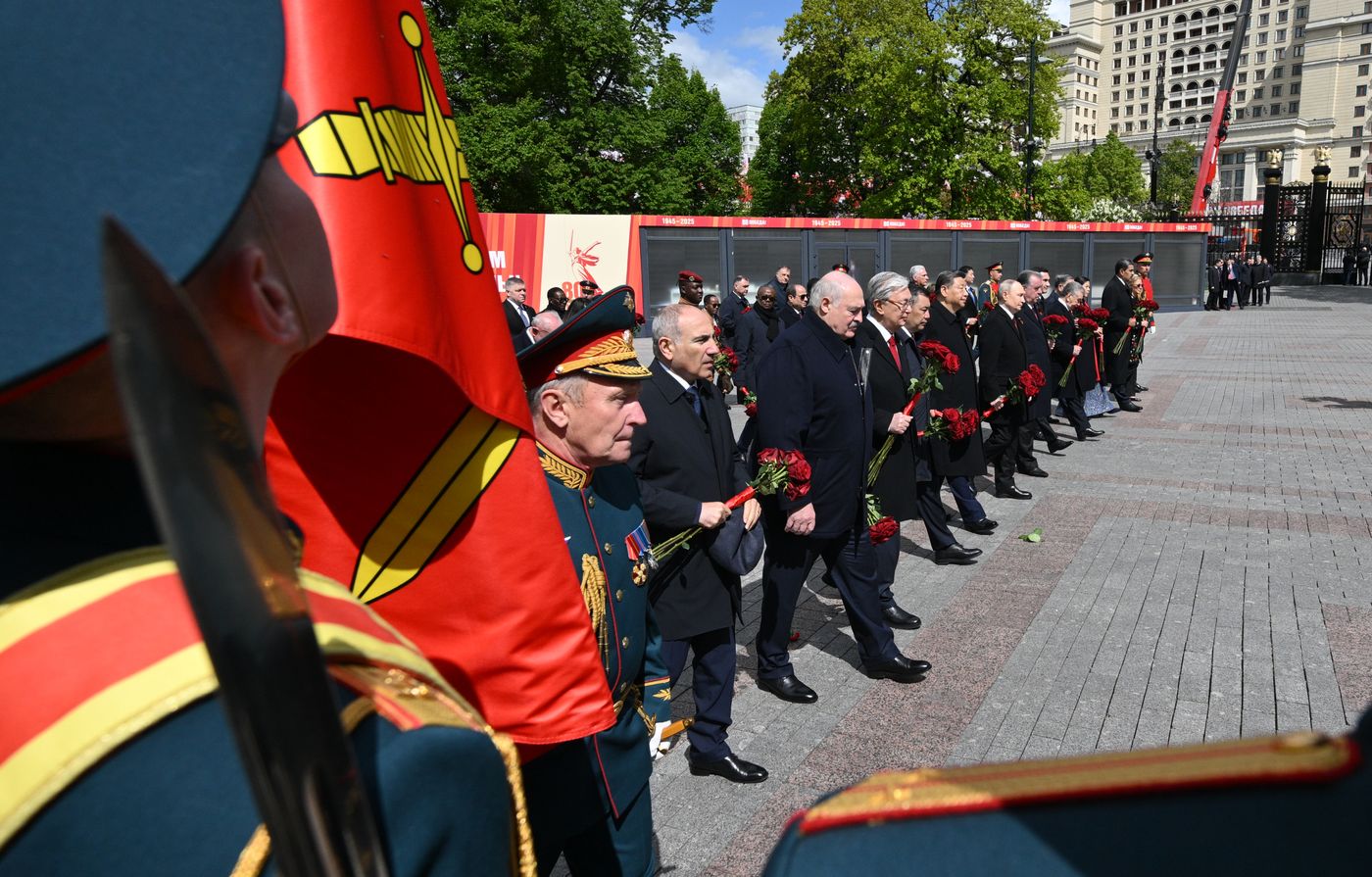 Wreath-laying ceremony at the Tomb of the Unknown Soldier