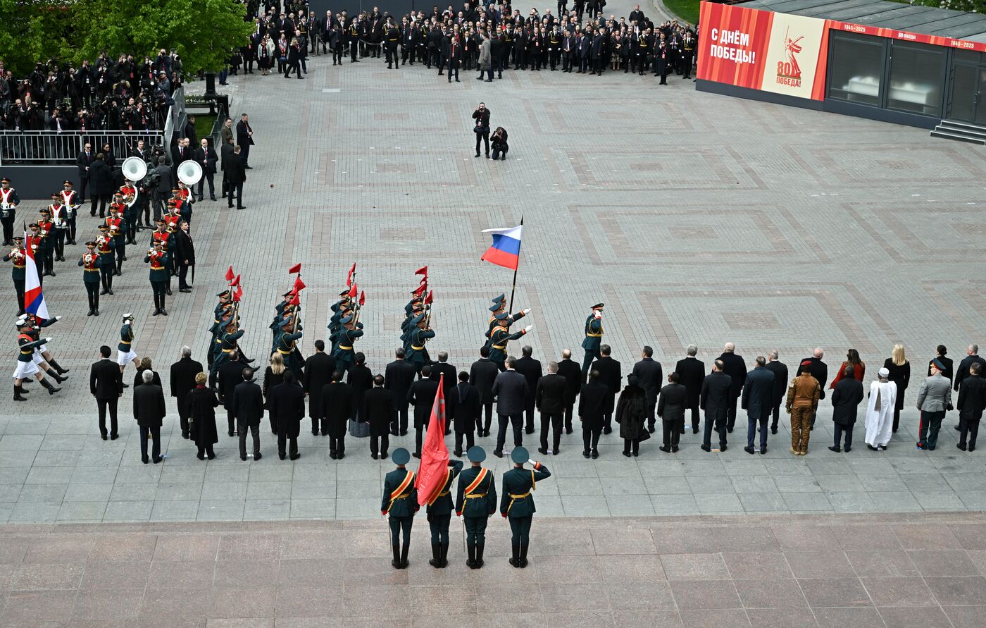 Wreath-laying ceremony at the Tomb of the Unknown Soldier