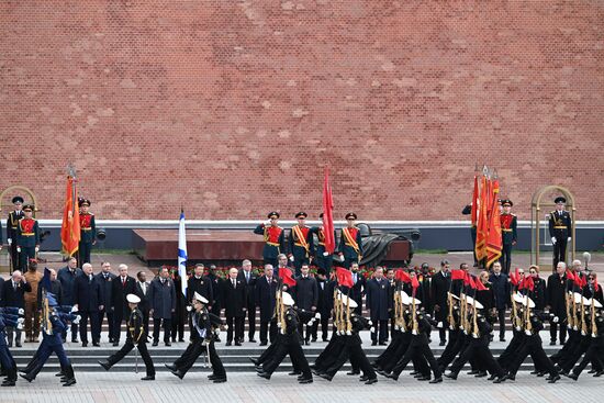 President of Russia Vladimir Putin and foreign leaders at a joint wreath-laying ceremony at the Tomb of the Unknown Soldier in Alexander Garden, Moscow. Russia marks the 80th anniversary of Victory in the Great Patriotic War of 1941-1945. Location: Russia, Moscow. Author: Maksim Blinov/Sputnik. Wreath-laying ceremony at the Tomb of the Unknown Soldier