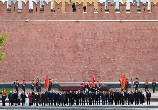 Wreath-laying ceremony at the Tomb of the Unknown Soldier