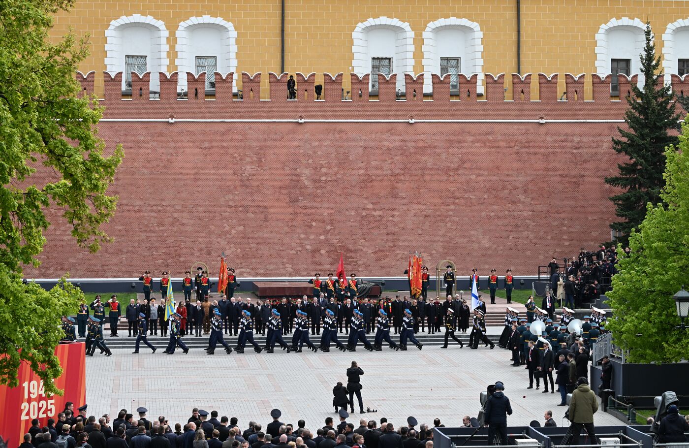 Wreath-laying ceremony at the Tomb of the Unknown Soldier