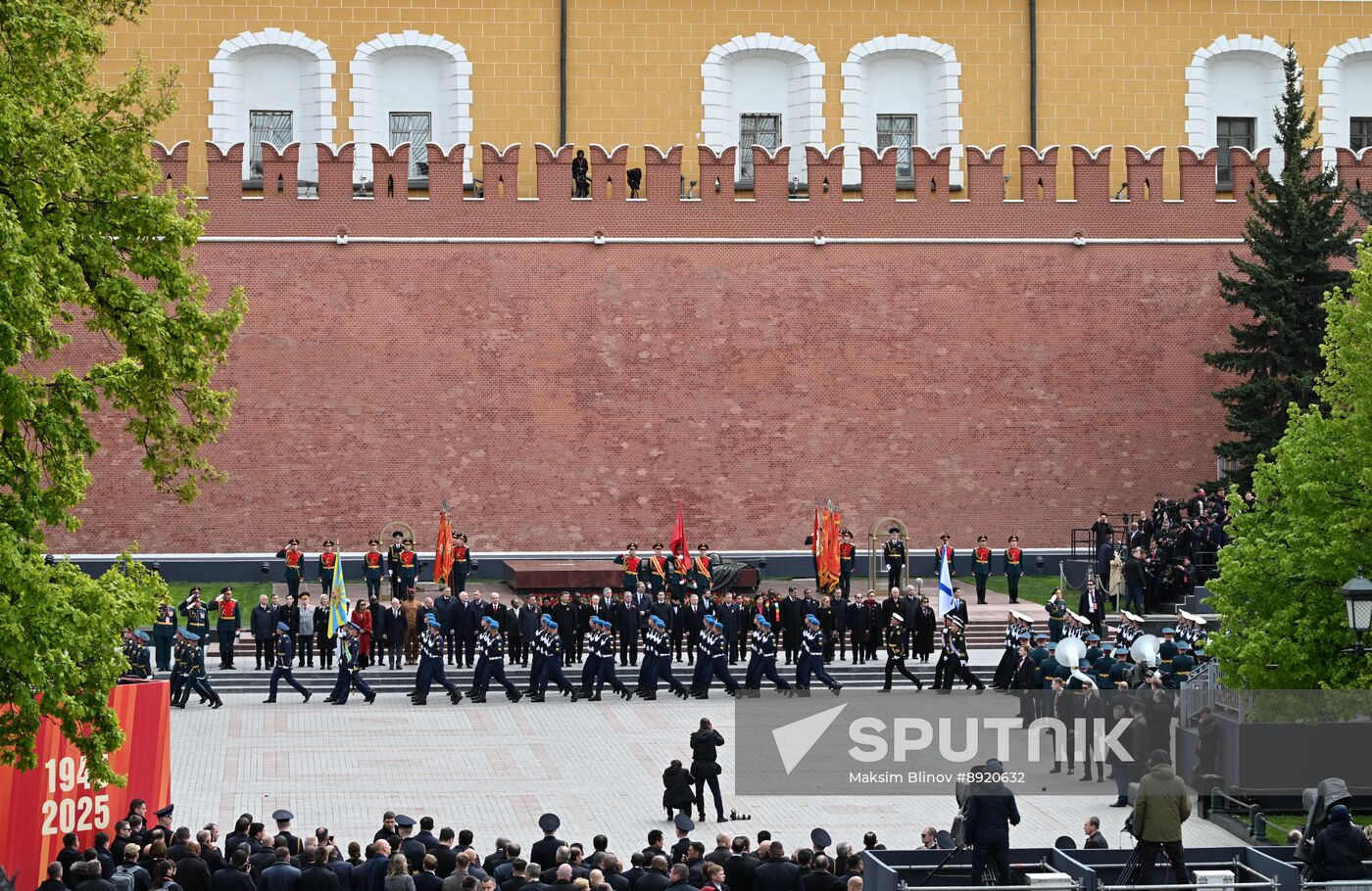 Wreath-laying ceremony at the Tomb of the Unknown Soldier