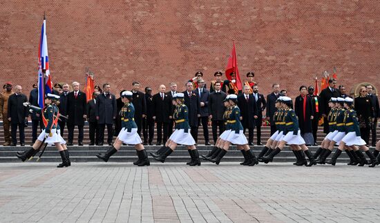 President of Russia Vladimir Putin and foreign leaders at a joint wreath-laying ceremony at the Tomb of the Unknown Soldier in Alexander Garden, Moscow. Russia marks the 80th anniversary of Victory in the Great Patriotic War of 1941-1945. Location: Russia, Moscow. Author: Kirill Zykov/Sputnik. Wreath-laying ceremony at the Tomb of the Unknown Soldier