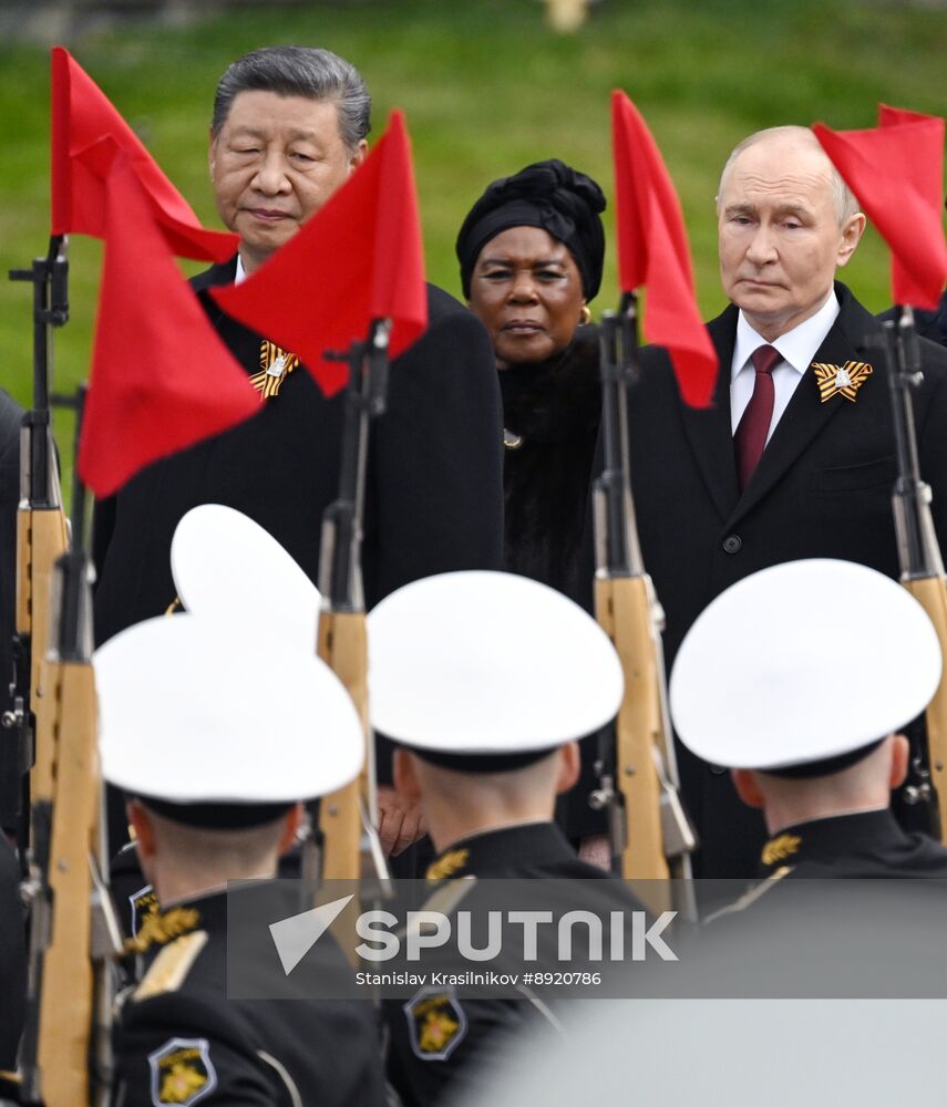 Wreath-laying ceremony at the Tomb of the Unknown Soldier