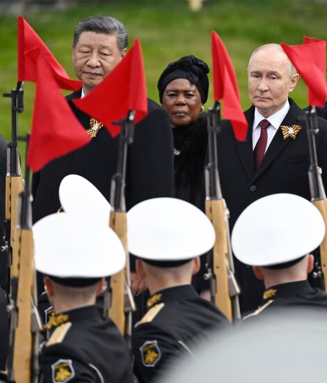 President of Russia Vladimir Putin and President of China Xi Jinping at a joint wreath-laying ceremony at the Tomb of the Unknown Soldier in the Alexander Garden in Moscow. On May 9, Russia marks the 80th anniversary of Victory in the Great Patriotic War of 1941-1945. Location: Russia, Moscow. Author: Stanislav Krasilnikov/Sputnik. Wreath-laying ceremony at the Tomb of the Unknown Soldier