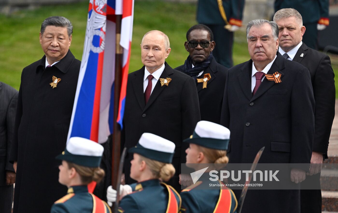 Wreath-laying ceremony at the Tomb of the Unknown Soldier