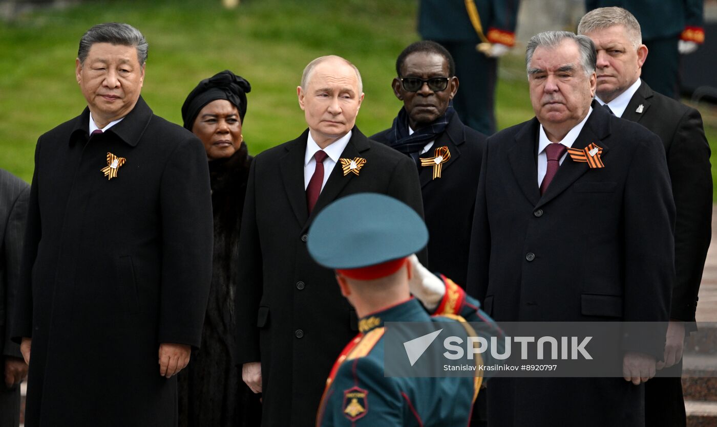 Wreath-laying ceremony at the Tomb of the Unknown Soldier