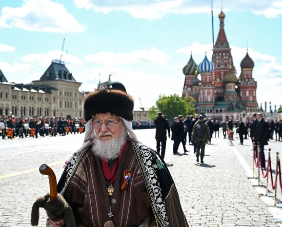Public figures at military parade marking 80th anniversary of Victory