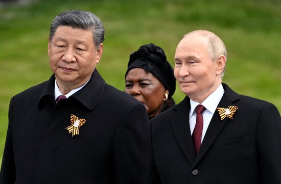 President of Russia Vladimir Putin and President of China Xi Jinping at a joint wreath-laying ceremony at the Tomb of the Unknown Soldier in the Alexander Garden in Moscow. On May 9, Russia marks the 80th anniversary of Victory in the Great Patriotic War of 1941-1945. Location: Russia, Moscow. Author: Stanislav Krasilnikov/Sputnik. Wreath-laying ceremony at the Tomb of the Unknown Soldier