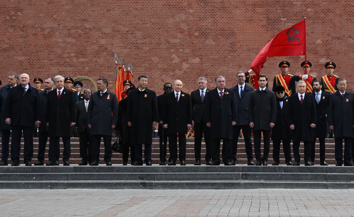 Wreath-laying ceremony at the Tomb of the Unknown Soldier