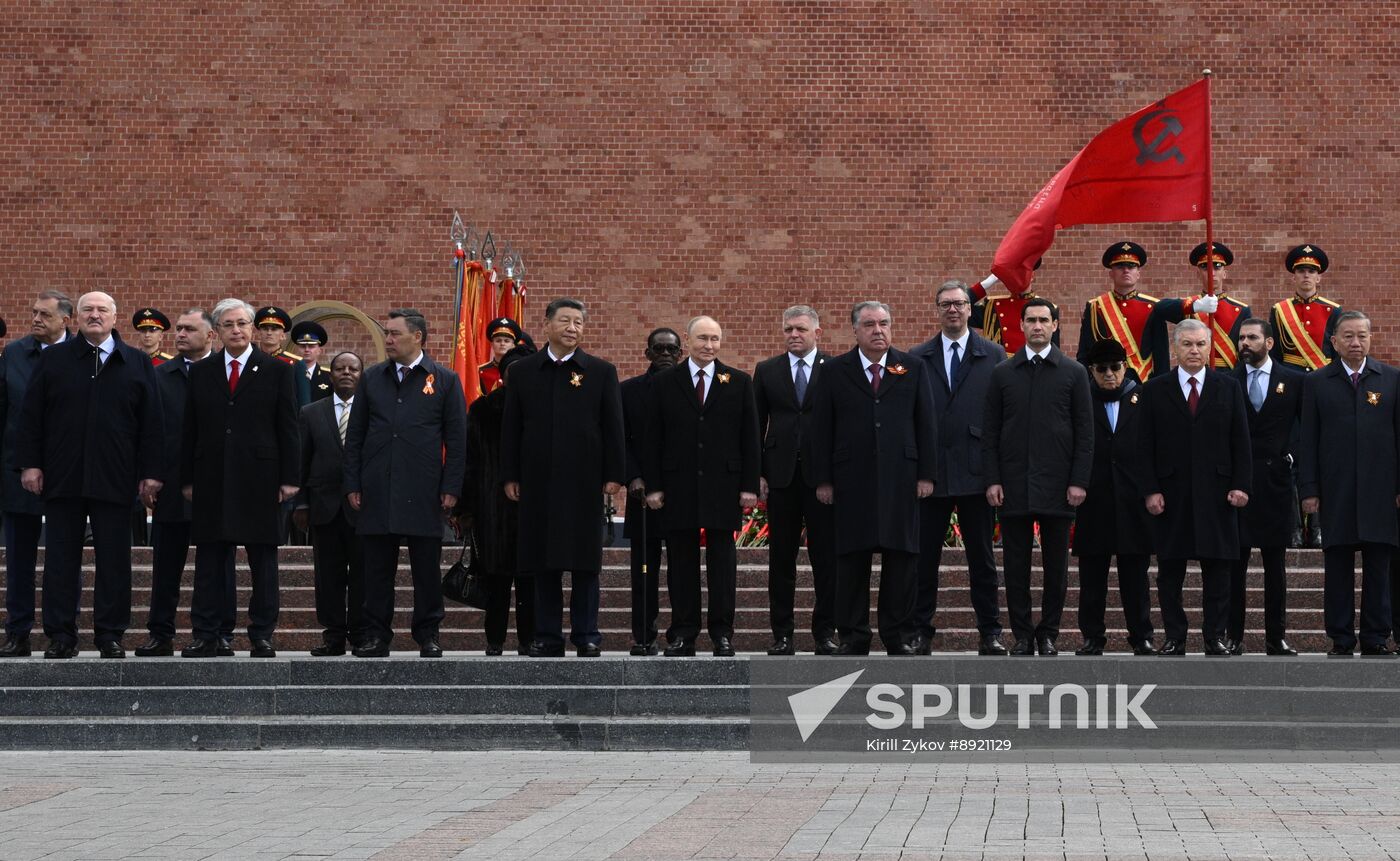 Wreath-laying ceremony at the Tomb of the Unknown Soldier