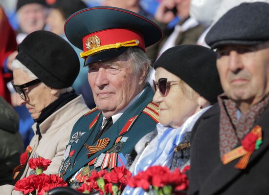 Spectators at the military parade to mark the 80th anniversary of Victory in the Great Patriotic War in St. Petersburg. Location: Russia, St. Petersburg. Author: Irina Motina/Sputnik. Victory Parade. St. Petersburg