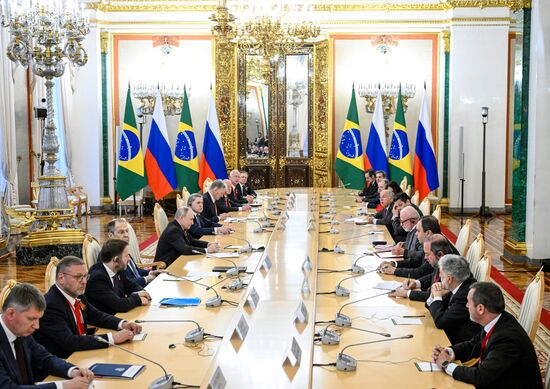 President of Russia Vladimir Putin and President of Brazil Luis Inacio Lula da Silva during their meeting. Location: Russia, Moscow. Author: Sergey Bobylev/Sputnik. President of Russia Vladimir Putin's meeting with President of Brazil Luis Inacio Lula da Silva