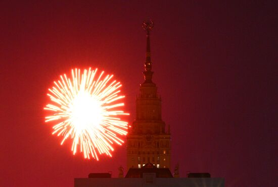 Victory Day fireworks in Moscow. Russia marks the 80th anniversary of Great Patriotic War of 1941-1945. Location: Russia, Moscow. Author: Kirill Zykov/Sputnik. Victory Day fireworks in Moscow