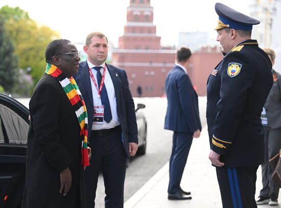 President of Zimbabwe Emmerson Mnangagwa arrives in the Kremlin for a meeting with President of Russia Vladimir Putin. Location: Russia, Moscow. Author: Ramil Sitdikov/Sputnik. President of Russia Vladimir Putin meets with President of Zimbabwe Emmerson Mnangagwa