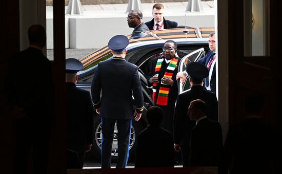 President of Zimbabwe Emmerson Mnangagwa arrives in the Kremlin for a meeting with President of Russia Vladimir Putin. Location: Russia, Moscow. Author: Evgeny Biyatov/Sputnik. President of Russia Vladimir Putin meets with President of Zimbabwe Emmerson Mnangagwa