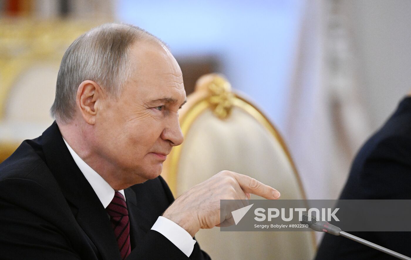 President of Russia Vladimir Putin meets with President of Zimbabwe Emmerson Mnangagwa