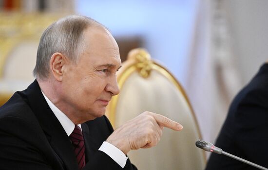 President of Russia Vladimir Putin during a meeting with President of Zimbabwe Emmerson Mnangagwa Location: Russia, Moscow. Author: Sergey Bobylev/Sputnik. President of Russia Vladimir Putin meets with President of Zimbabwe Emmerson Mnangagwa